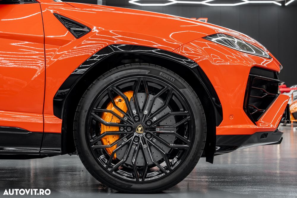 Lamborghini URUS - 8