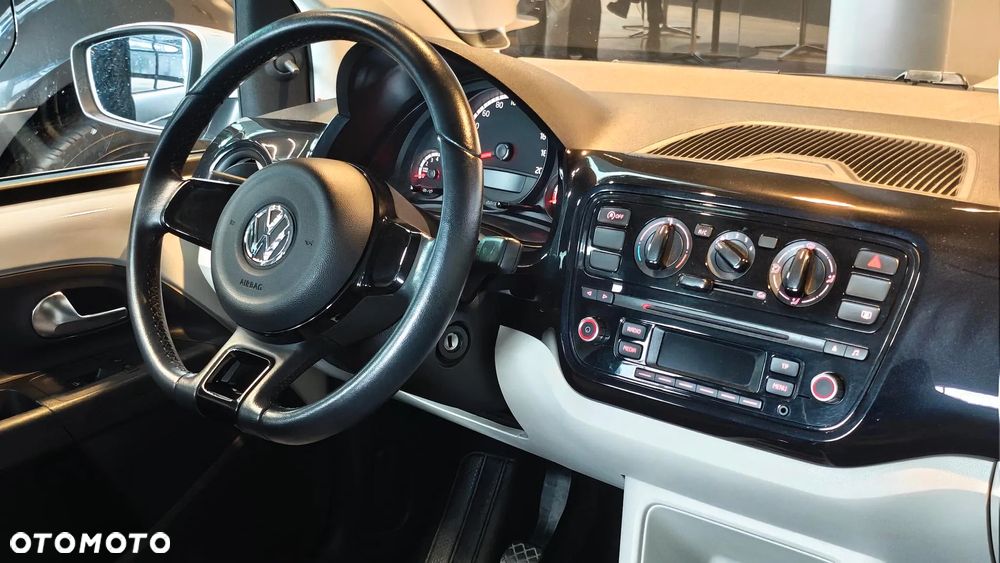 Volkswagen up! BlueMotion Technology move - 11