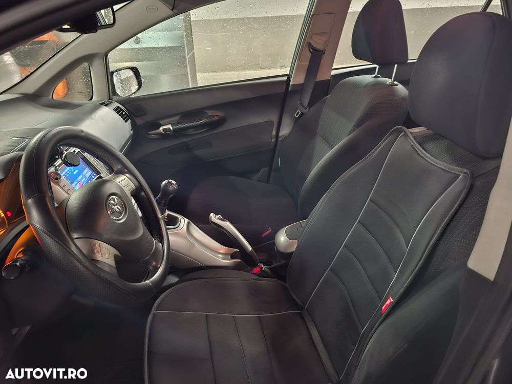 Toyota Auris 1.6 Sol - 24