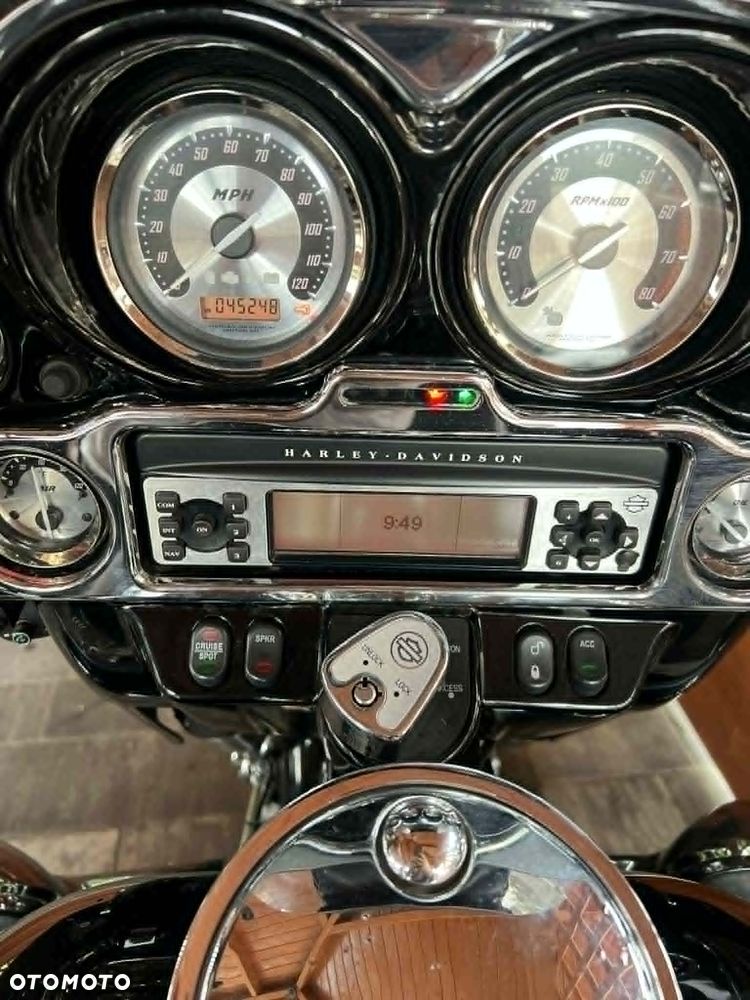 Harley-Davidson FLHTCU Ultra - 4