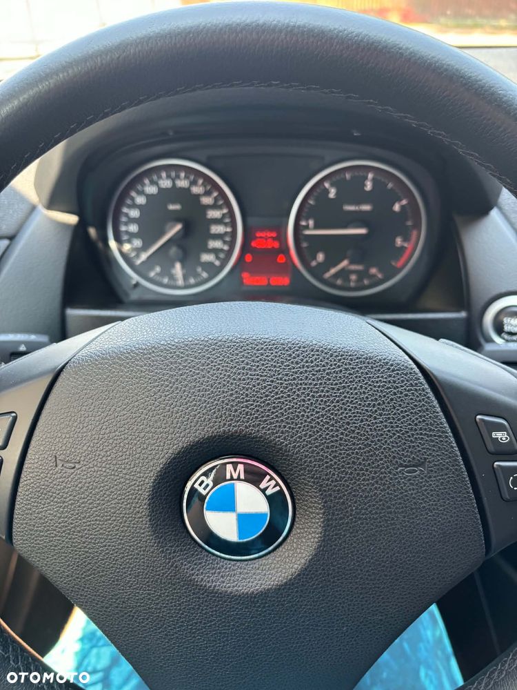 BMW X1 xDrive18d xLine - 10