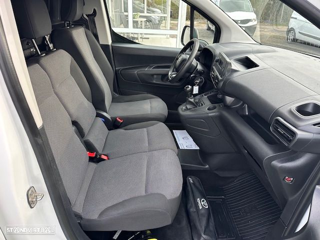 Toyota PROACE CITY 3 LUG. - 14