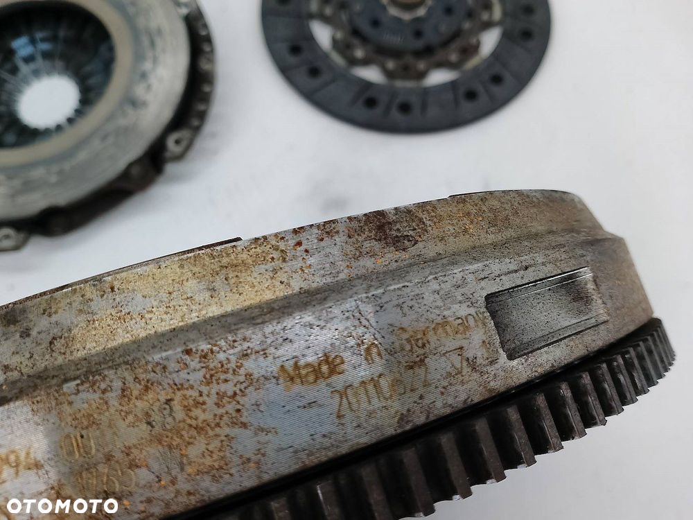 KOŁO DWUMASOWE KOMPLETNE PEUGEOT 308 SW 9673707580  9685772180 20110622 - 8