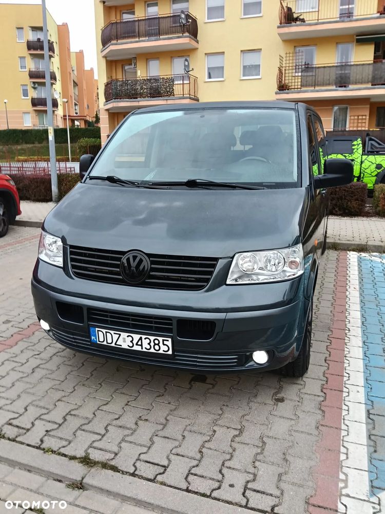 Volkswagen T5 CARAVELLE - 2