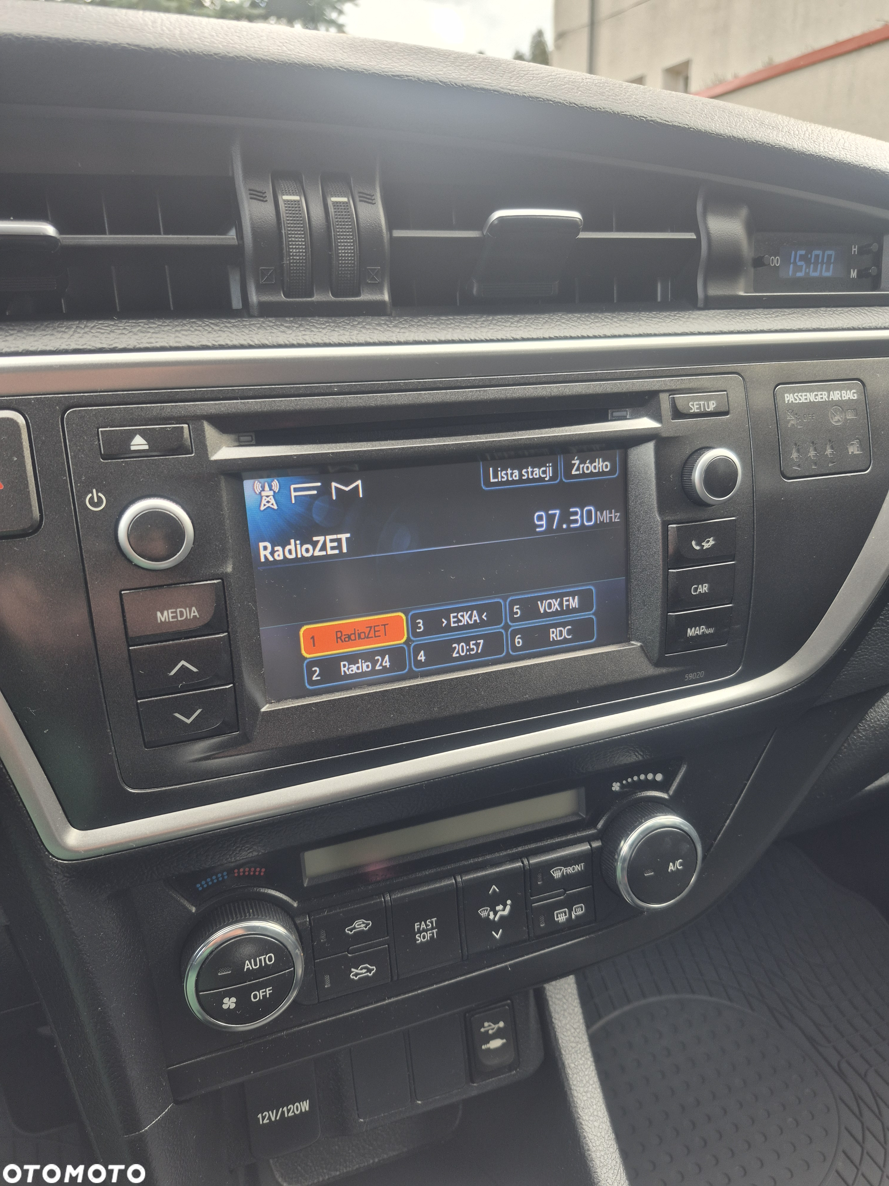 Toyota Auris 1.4 D-4D Premium - 27