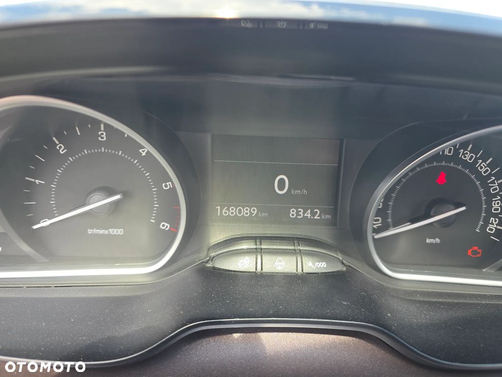 Peugeot 2008 1.6 e-HDi Active S&S - 14