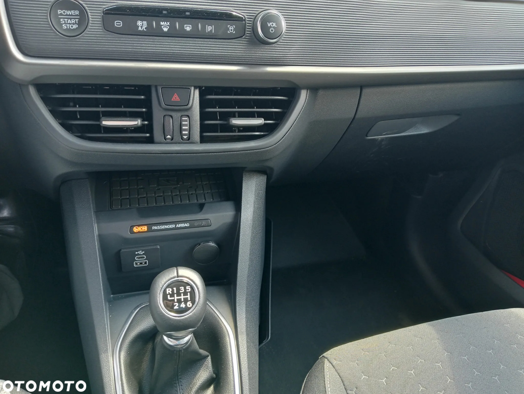Ford transit courier - 15