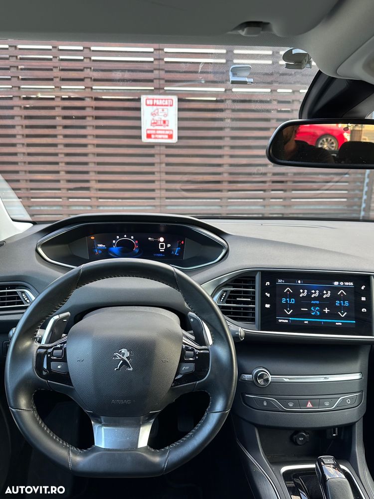 Peugeot 308 PureTech 130 GPF EAT8 Stop & Start Allure Business-Paket - 23