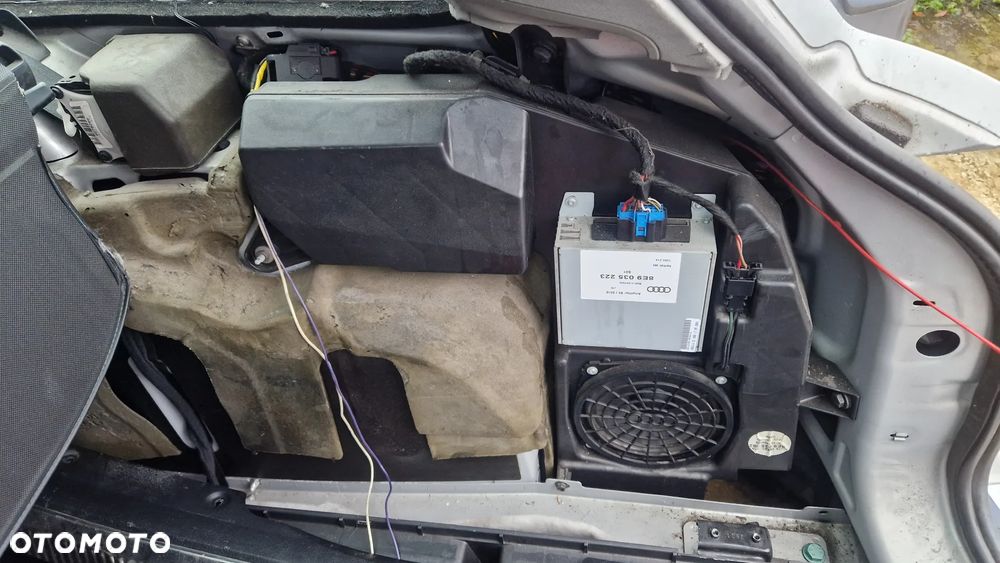 AUDI A4 B6 KOMBI GŁOŚNIK SUBWOFER 8E9035382 - 1