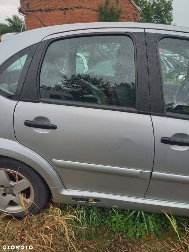 części do Citroen C3 1.6 hdi 5 - drzwi EZRC fotele maska silnik skrzynia fotele klapa - 5