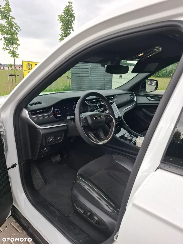 Jeep Grand Cherokee - 10