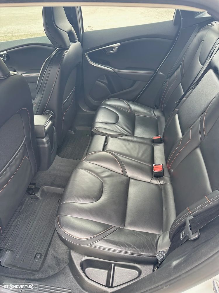 Volvo V40 2.0 D4 Volvo Ocean Race Geartronic - 11