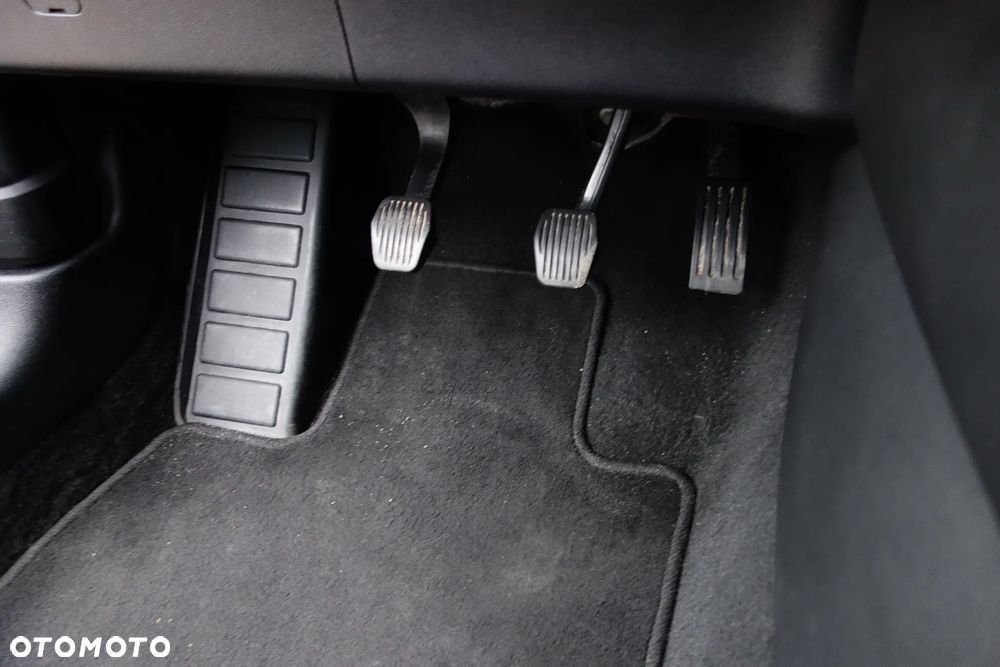 Ford Kuga - 18