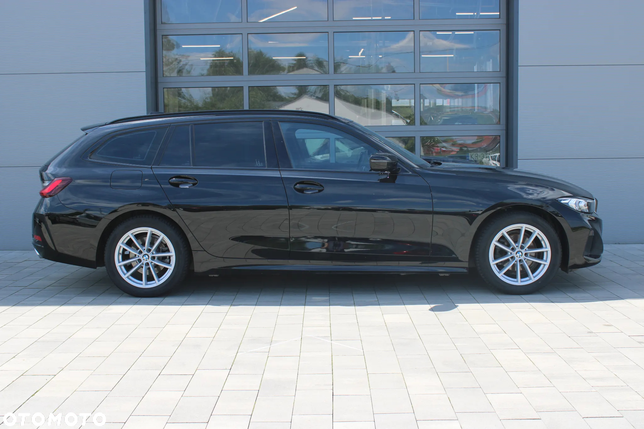 BMW Seria 3 318i - 4