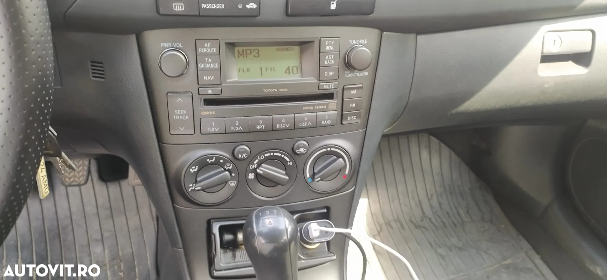 Toyota Avensis 1.6 Comfort - 4