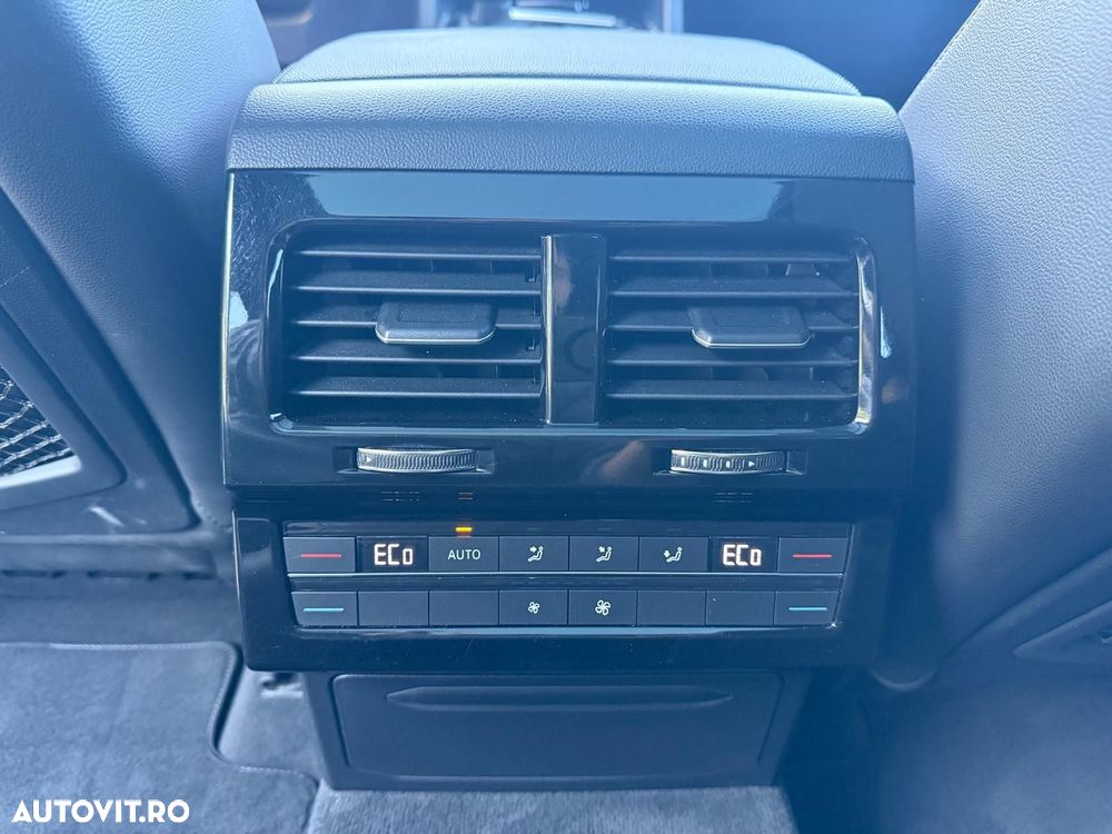 Volkswagen Touareg 3.0 V6 TDI SCR 4Motion Automatik R-Line - 34