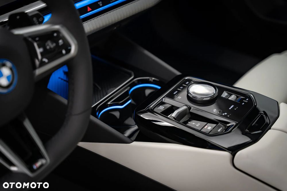BMW Seria 5 530e xDrive PHEV M Sport - 26