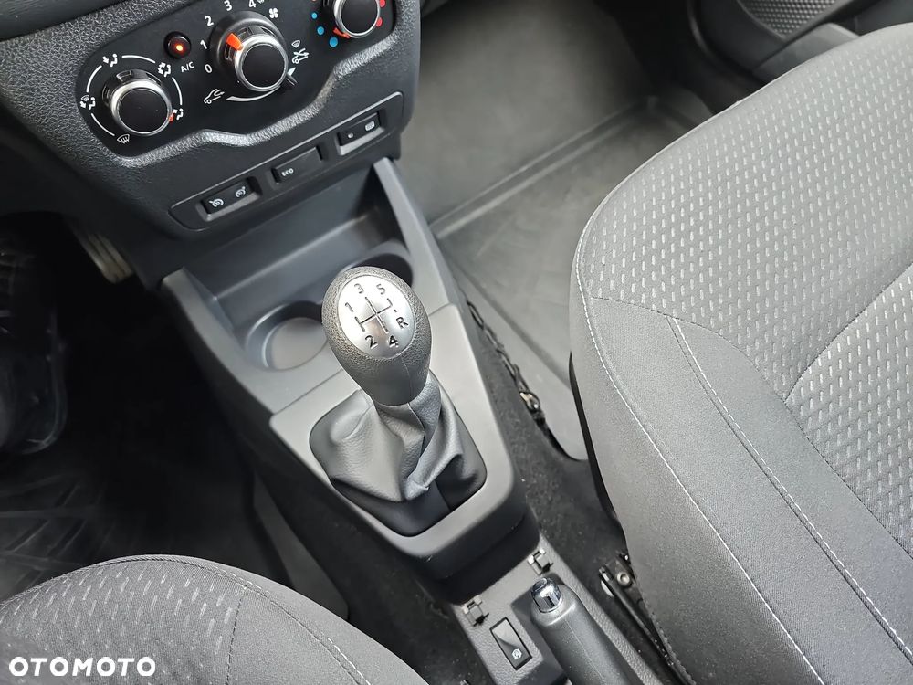 Dacia Lodgy 1.6 SCe Connected by Orange S&S - 17