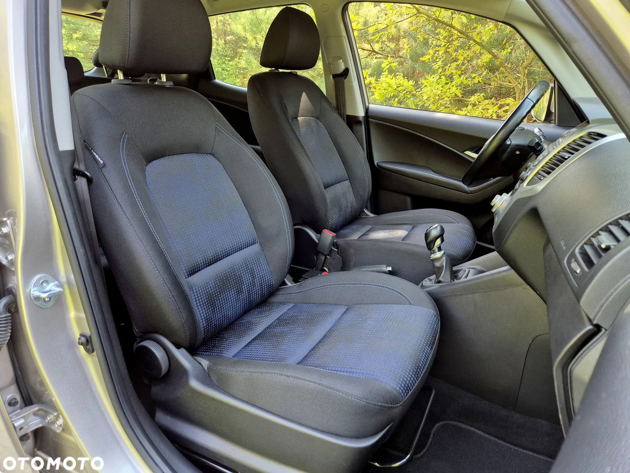 Hyundai ix20 1.4 blue YES Gold - 9