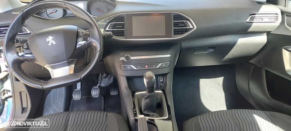 Peugeot 308 1.2 PureTech Allure Pack - 10
