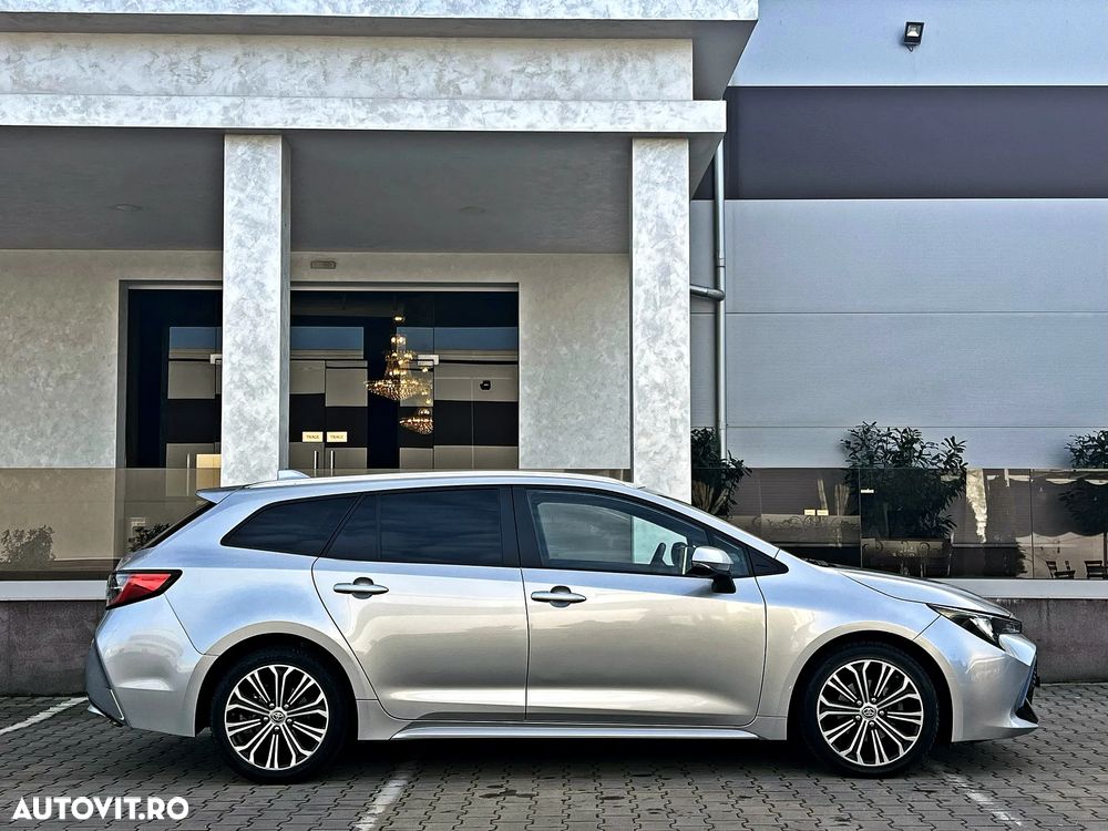 Toyota Corolla 1.8 HSD Exclusive interior Negru - 3