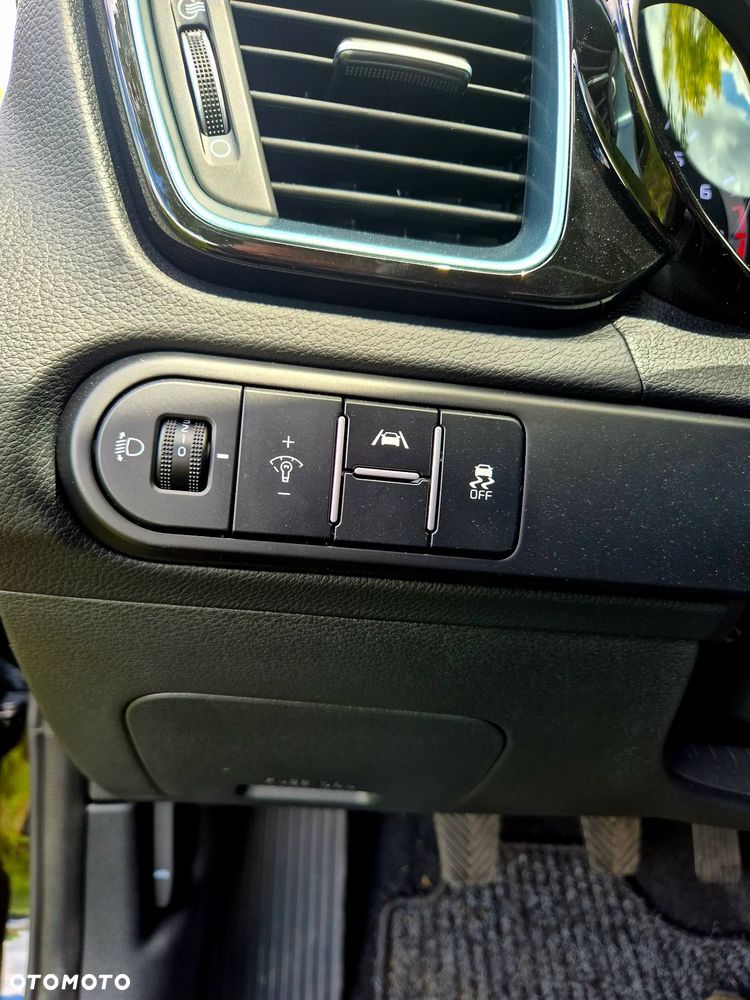 Kia Ceed - 11