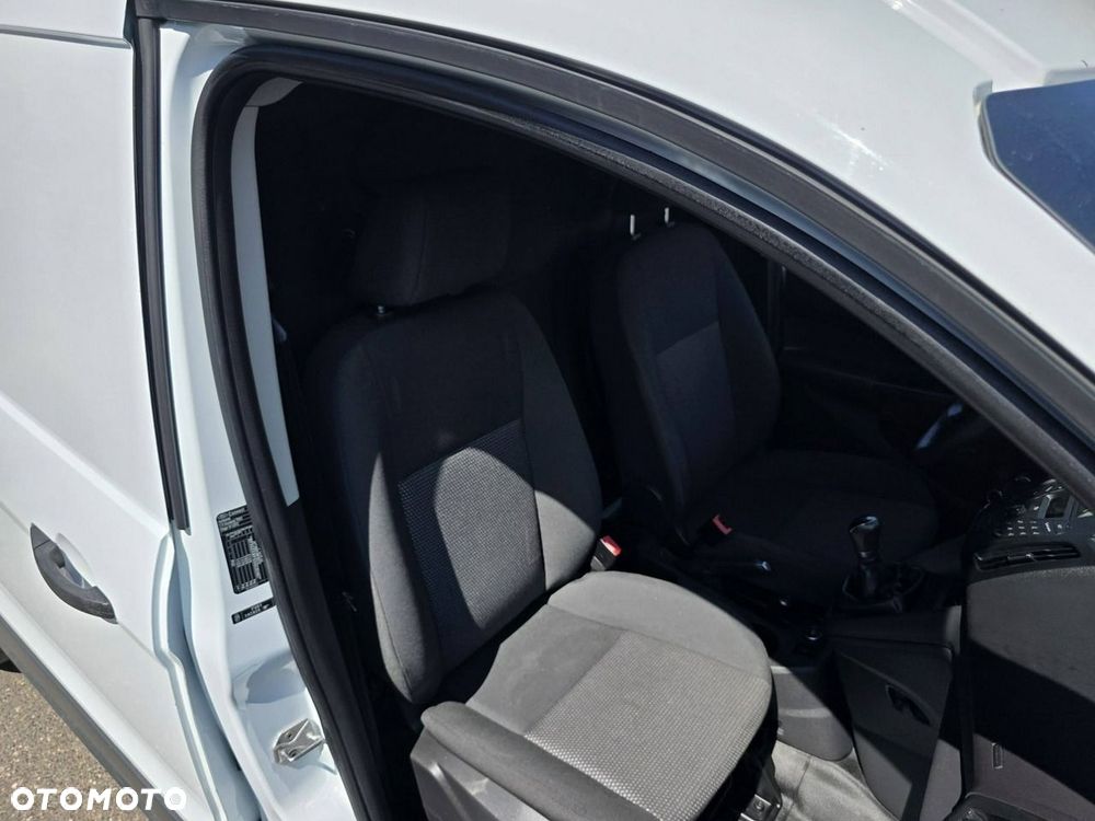 Ford Transit Connect - 19
