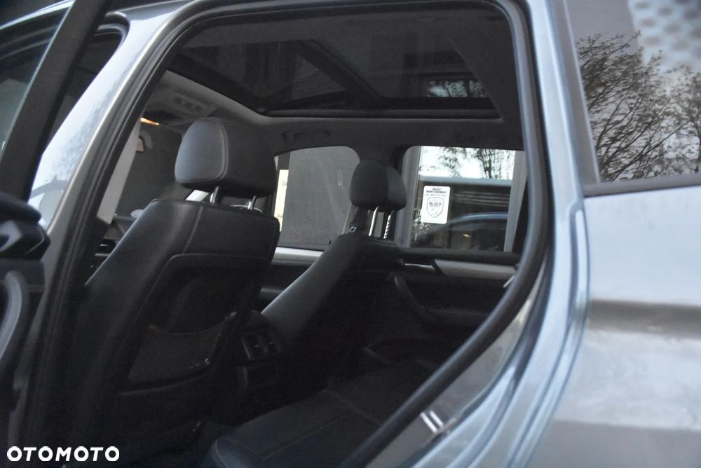 BMW X3 xDrive20i Advantage - 9