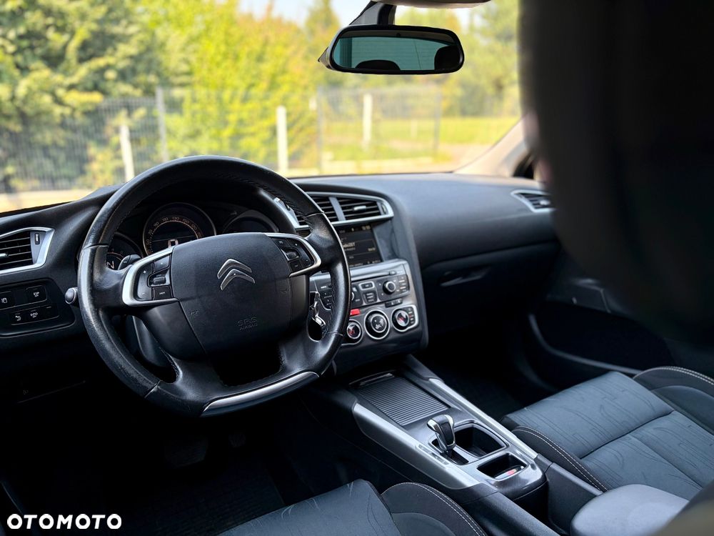 Citroën C4 e-HDi 115 ETG6 Exclusive - 22