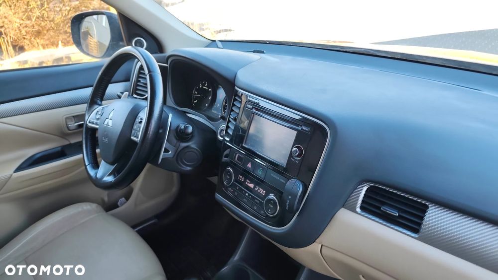 Mitsubishi Outlander 2.2 DI-D 4WD Automatik Diamant Edition+ - 37