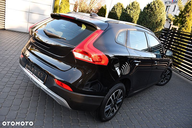 Volvo V40 Cross Country D2 Momentum - 4