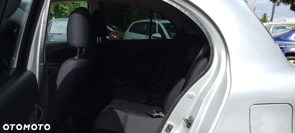 Nissan Micra 1.2 Bild der Frau - 19