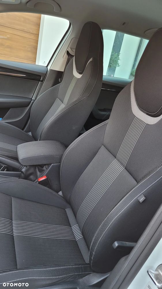 Skoda Octavia 2.0 TDI Style DSG - 3