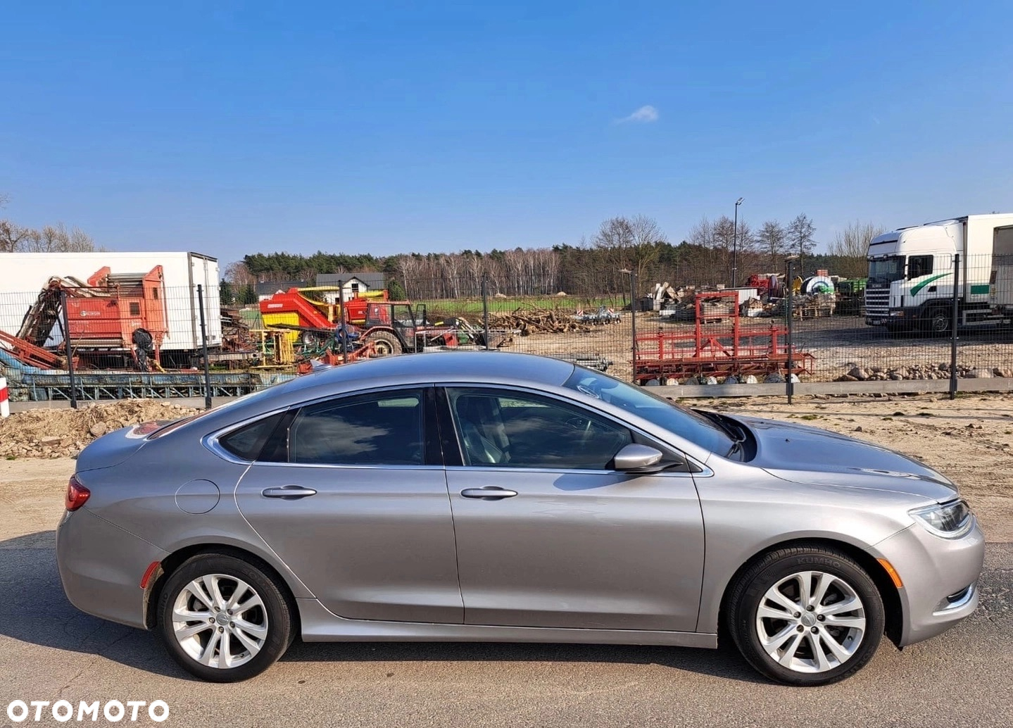Chrysler 200 - 6