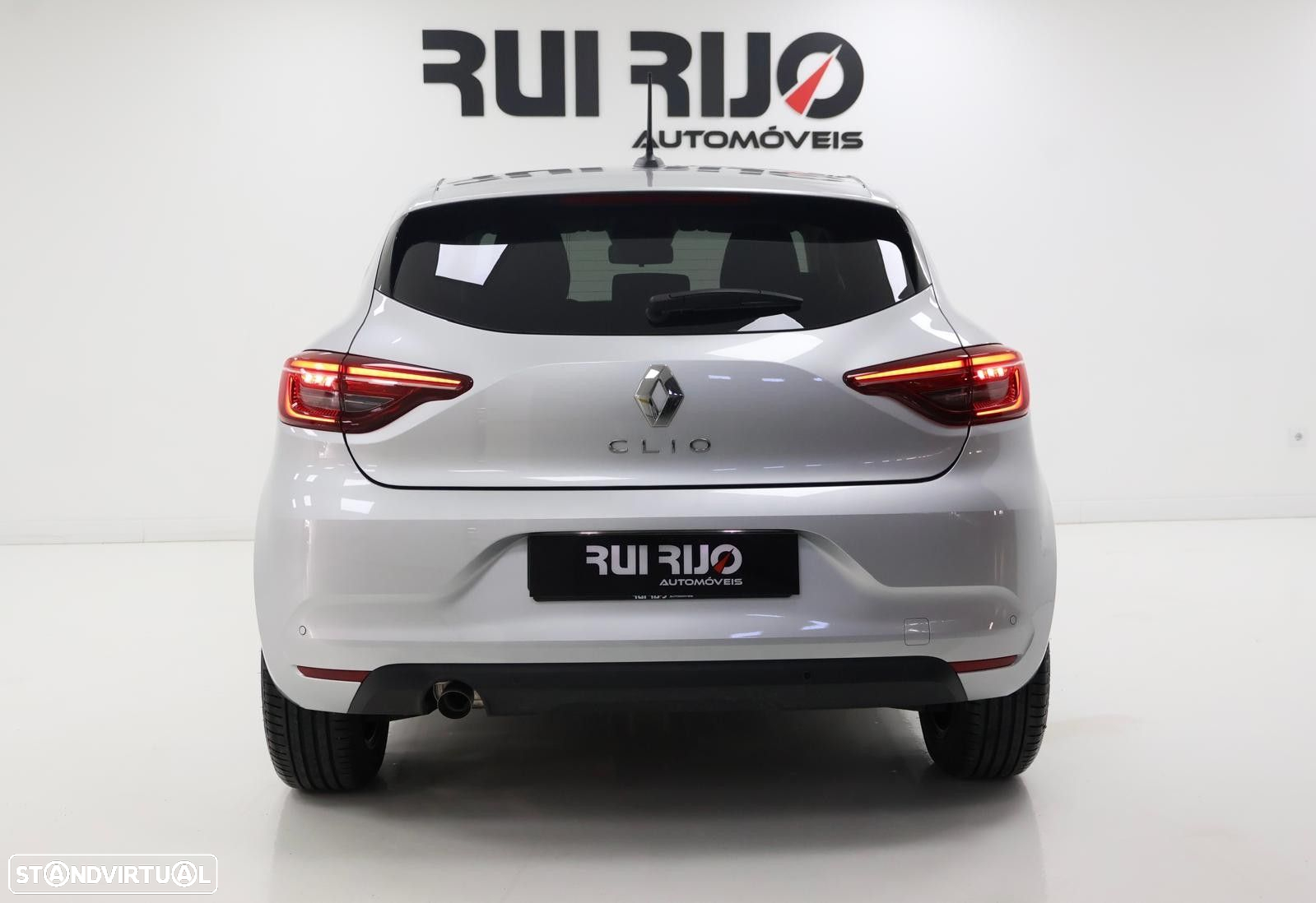 Renault Clio 1.0 TCe Limited CVT - 22