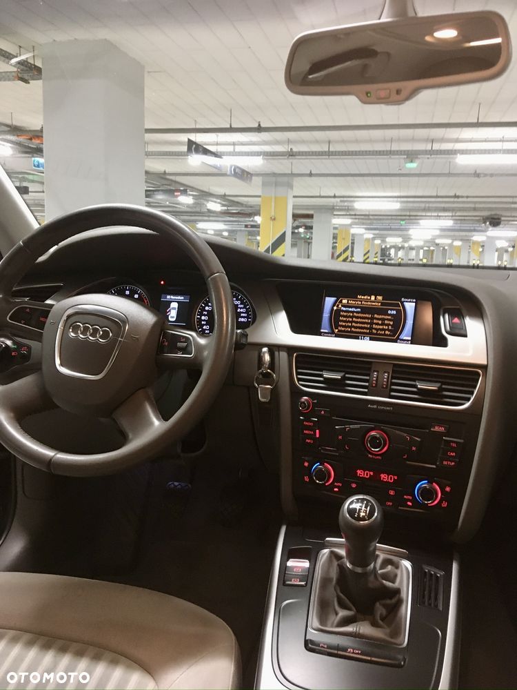 Audi A4 Limousine - 14