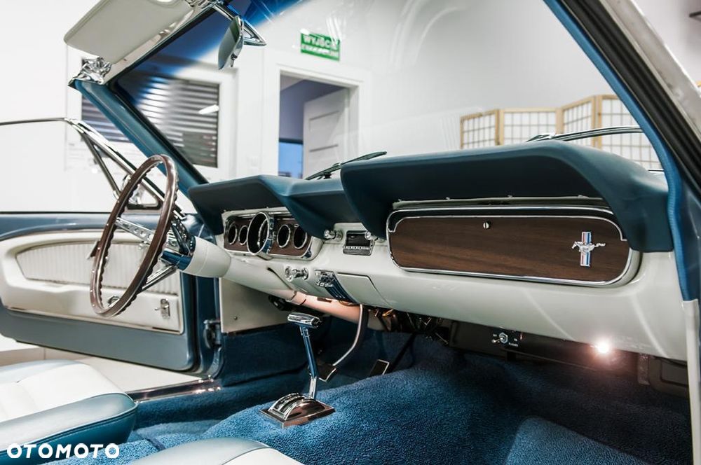Ford Mustang - 5