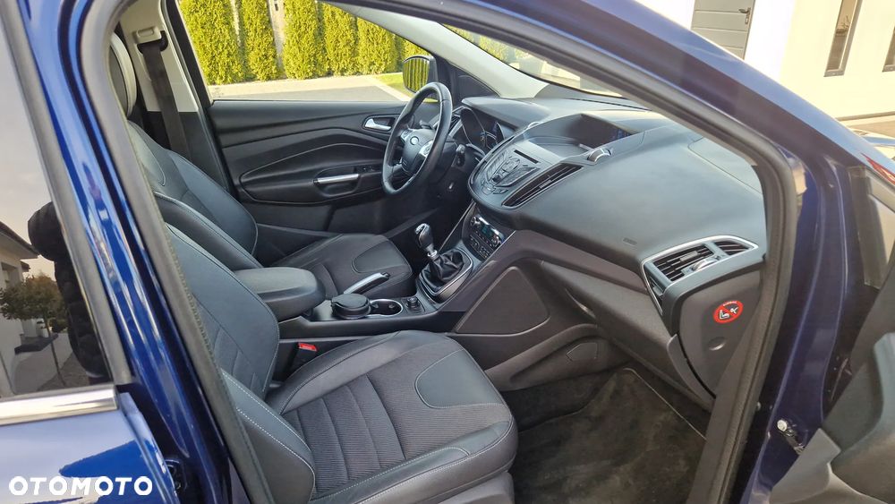 Ford Kuga 1.6 EcoBoost 2x4 Titanium - 8