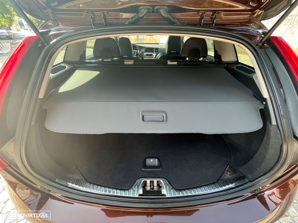 Volvo V60 Cross Country D3 Summum - 17