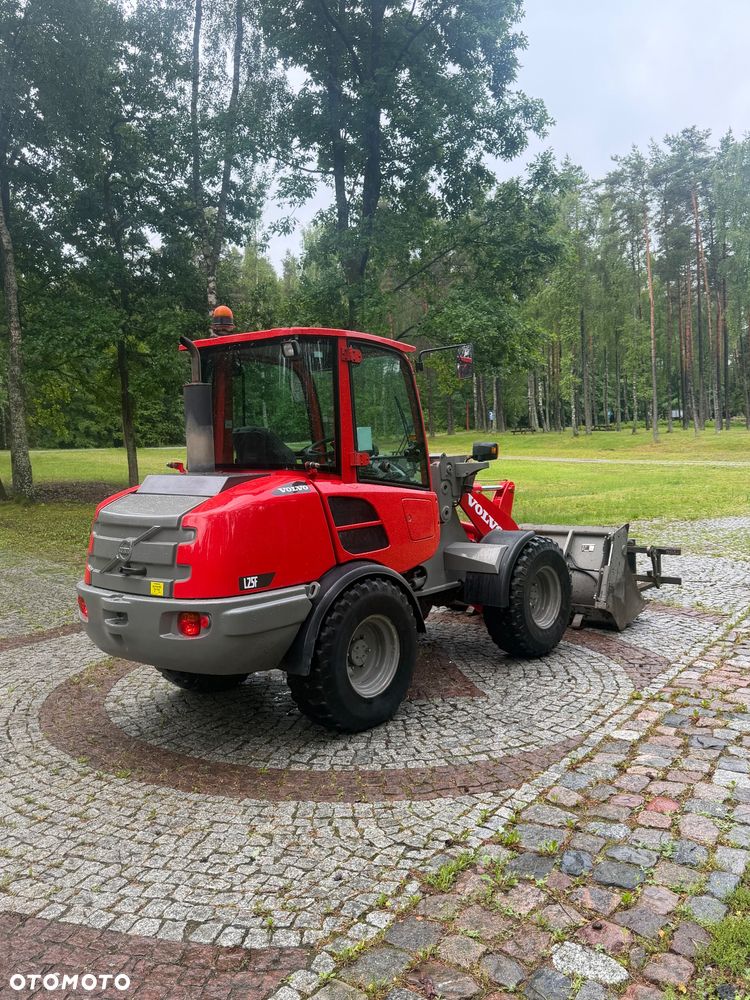 Volvo L25F - 4