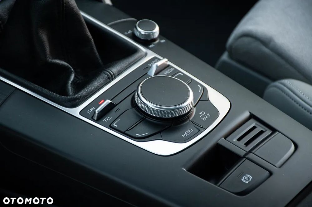 Audi A3 3-drzwiowe 1.8 TFSI S line Sportpaket - 37