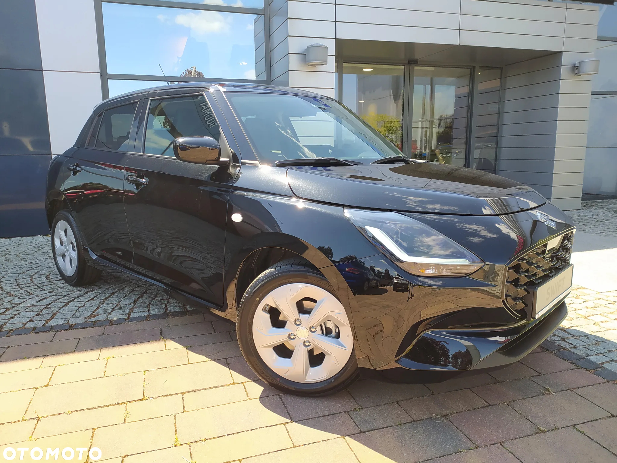 Suzuki Swift 1.2 Dualjet SHVS Premium Plus CVT - 4