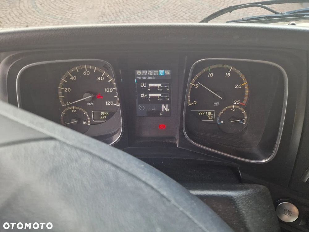 Mercedes-Benz Actros - 26
