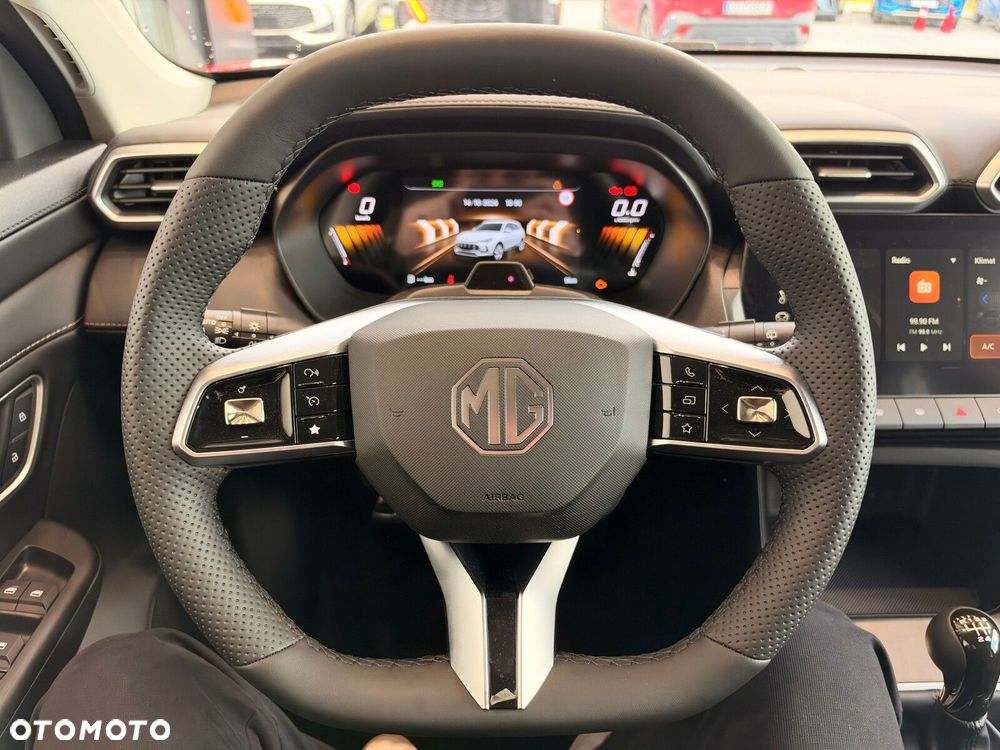 MG ZS - 18