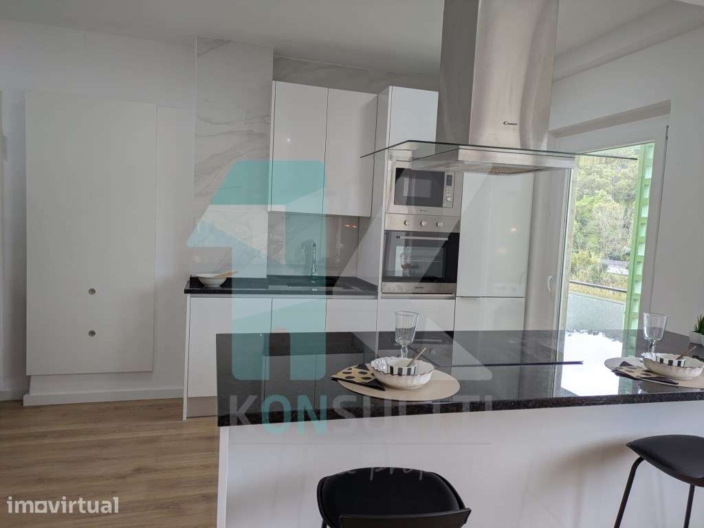 Apartamento T3 c/varanda próximo da Pastelaria Califa - Benfica - Grande imagem: 2/21