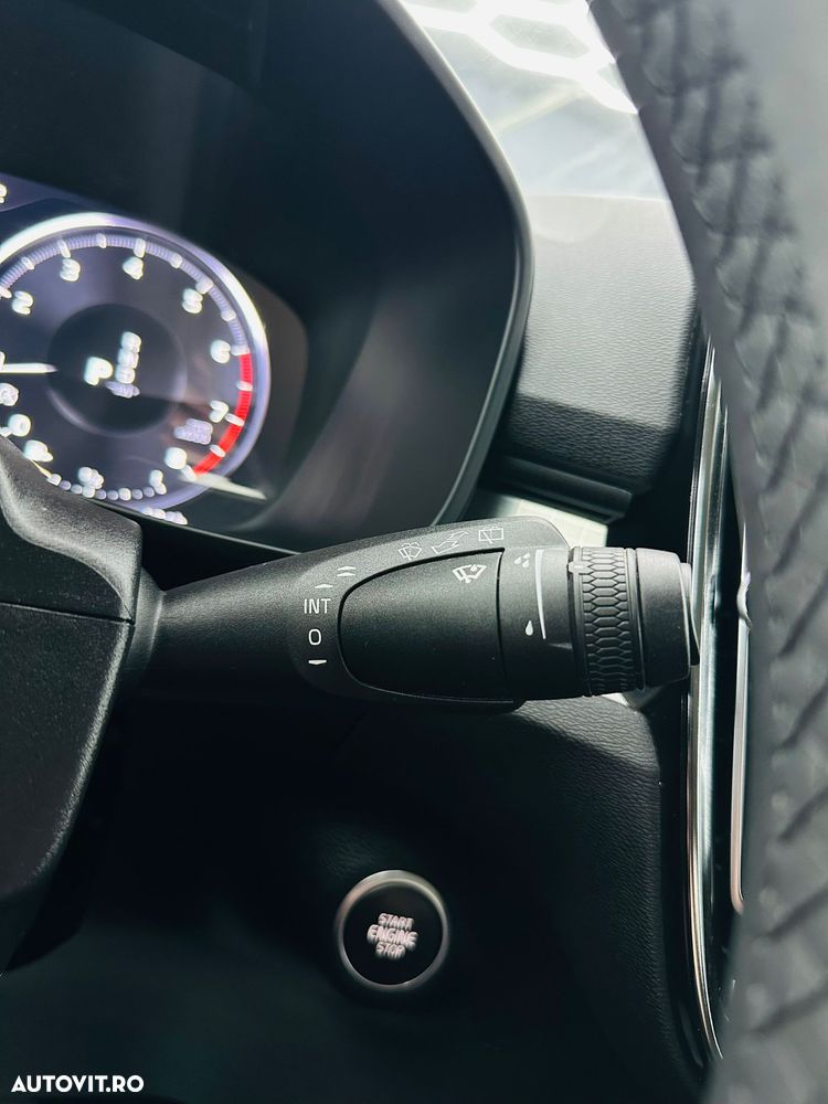 Volvo XC 40 T3 Geartronic Momentum Pro - 27