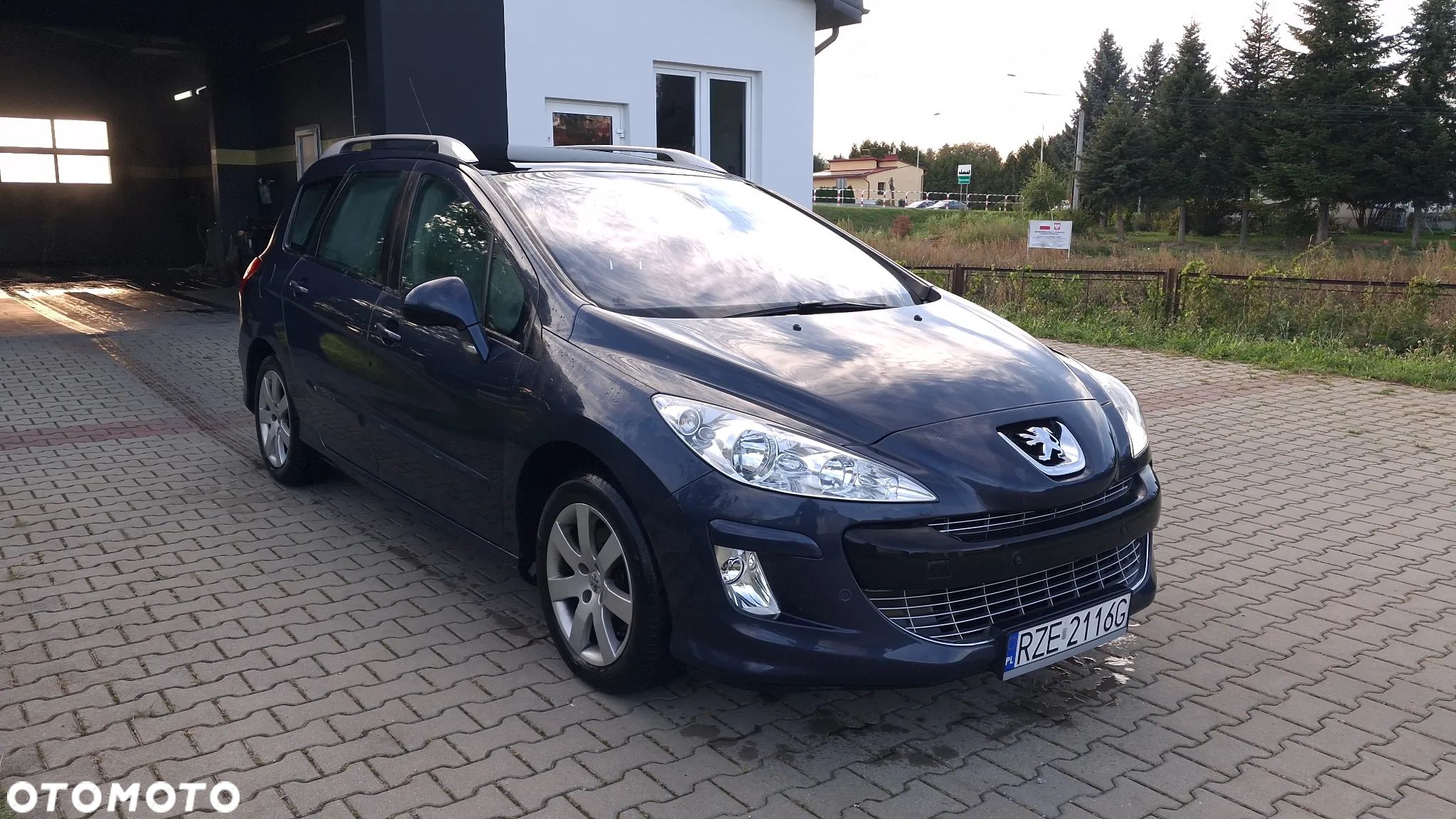 Peugeot 308 - 1