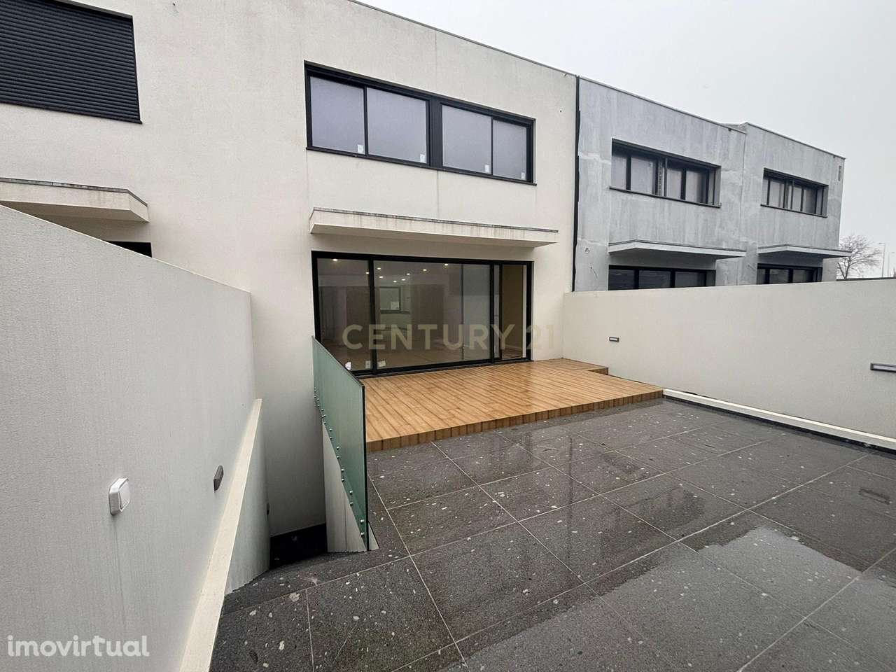 Lote 9 junto à Rua Oriental e A28, para construção de moradia - Grande imagem: 2/18