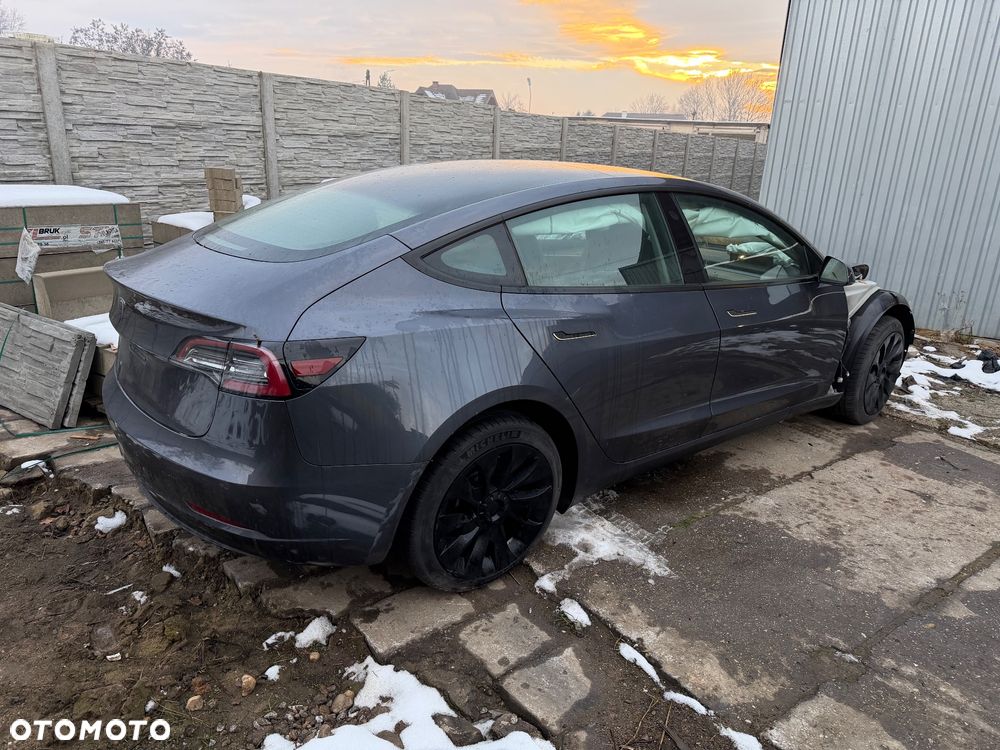 Tesla Model 3 Standard Reichweite Plus Hinterradantrieb - 19