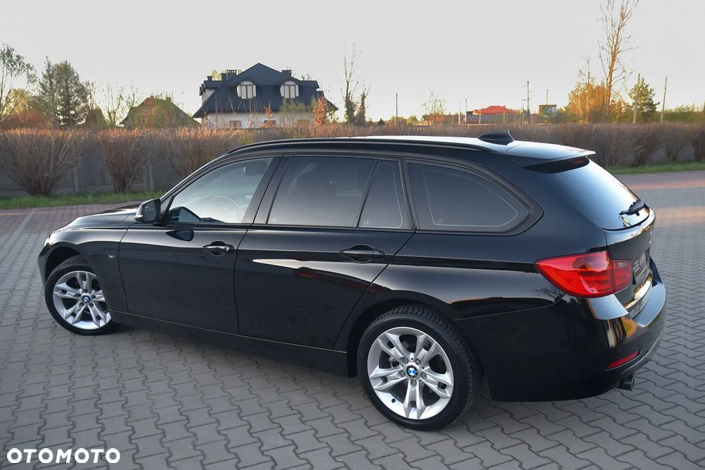 BMW Seria 3 318d Sport Line - 16